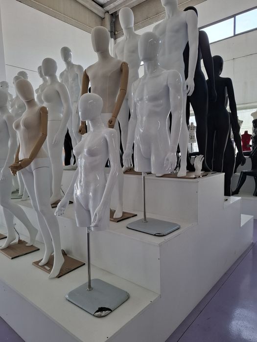 Expositores para fato banho, manequins  e outros