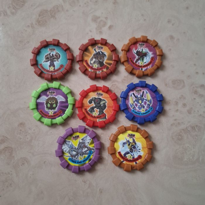 8 Tazos Yu-Gi-Oh!