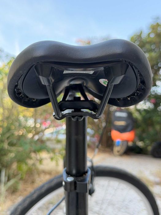 IMACULADA - Só mesmo 15 kms de uso - Bicicleta de Trekking BTwin Riverside 100 Roda 28 ”