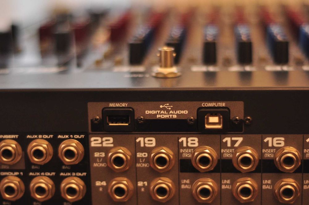 mesa de som Peavey 24 FX em excelente estado, como nova