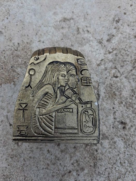 Portavelas Faraó Tutankâmon 2-em-1 – Busto e Estela Egípcia em Relevo