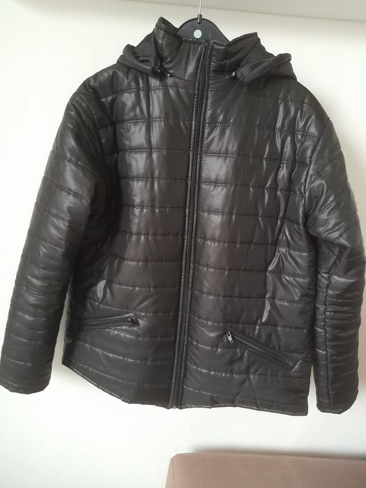 Czarna pikowana kurtka