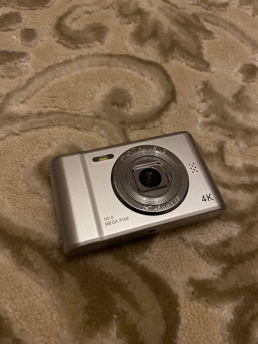 Продається стильний цифровий фотоапарат 4K (50 MP)!