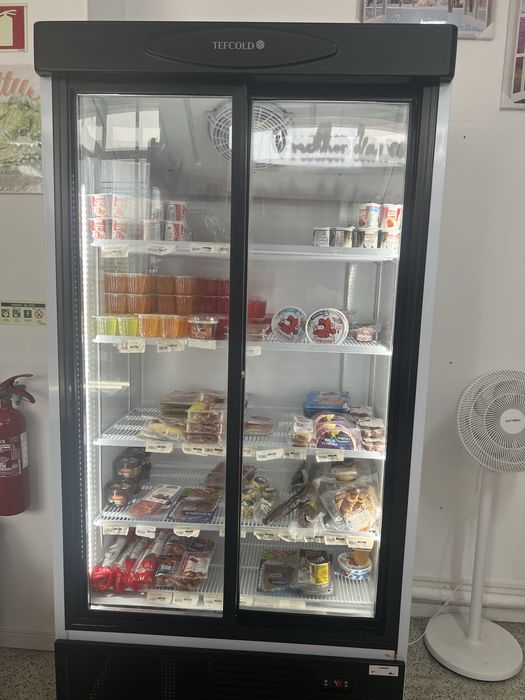 Vitrine vertilcal