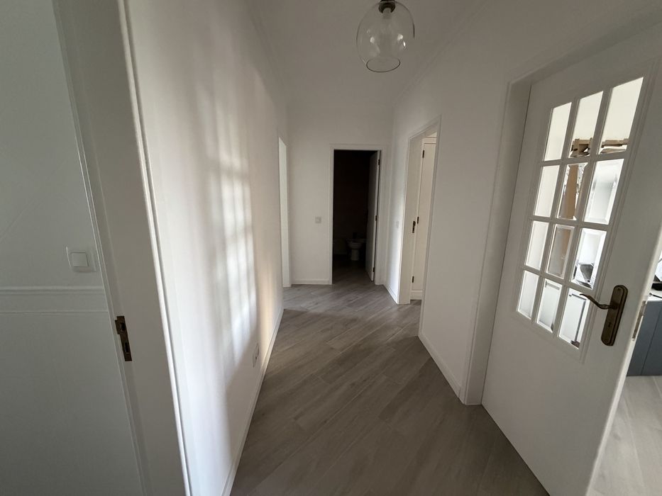 T3 Mobilado com Terraço Privativo de 20 m² e Vista Mar – Baixa de Olhão