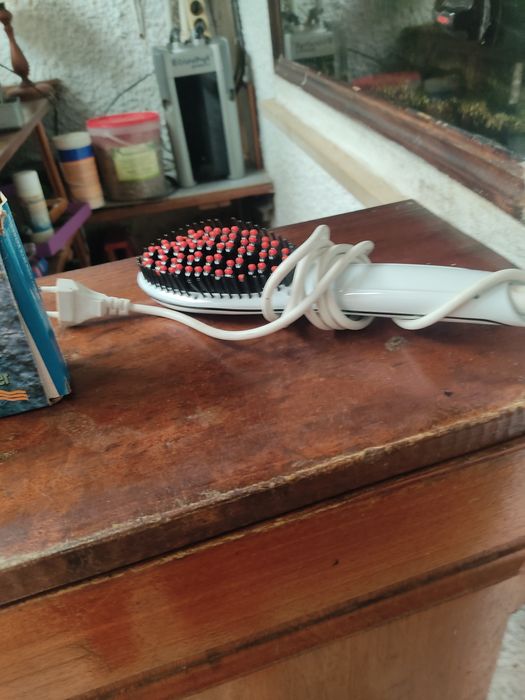 Escova elétrica em bom estado