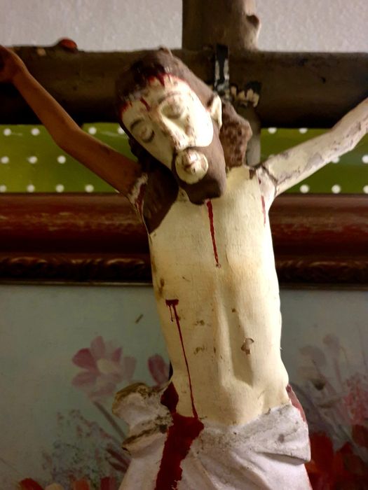 grande antigo crucifixo em madeira policromada-Sec. XIX - altura 89 cm