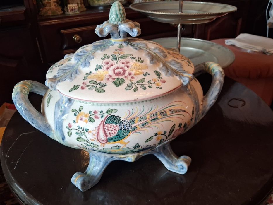 6 peças de cerâmica pintadas a mão