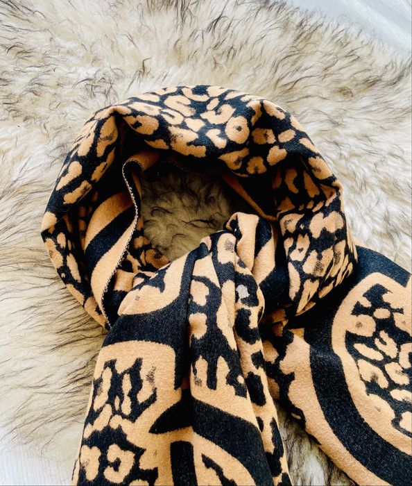 Piękny ciepły gruby szalik w panterkę (50% wiskoza + 50% bawełna)