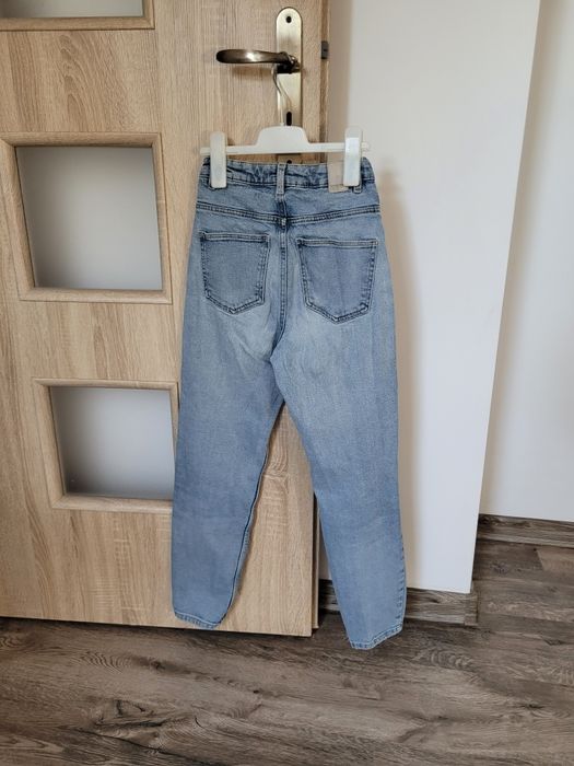 House jeansy mom