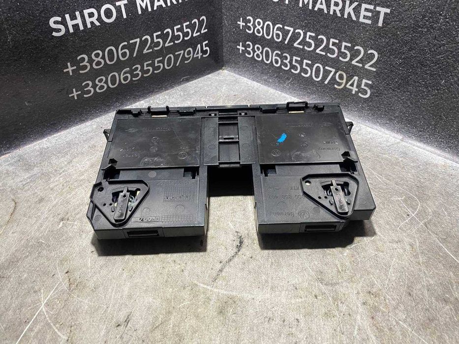 Центральний бардачок панелі Volkswagen Passat B6 3C0858407