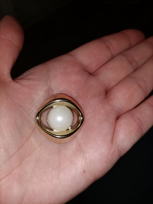 Ozdobna damska broszka