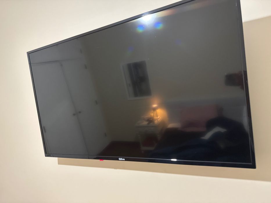 TV nova com três meses de uso 42 polegadas