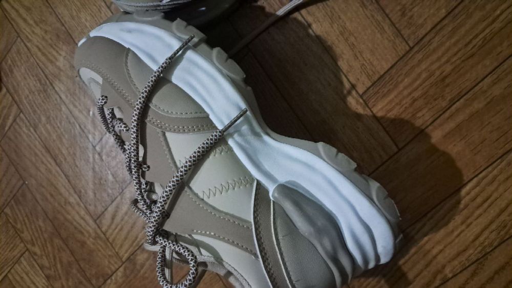 Красовки жіночі нові