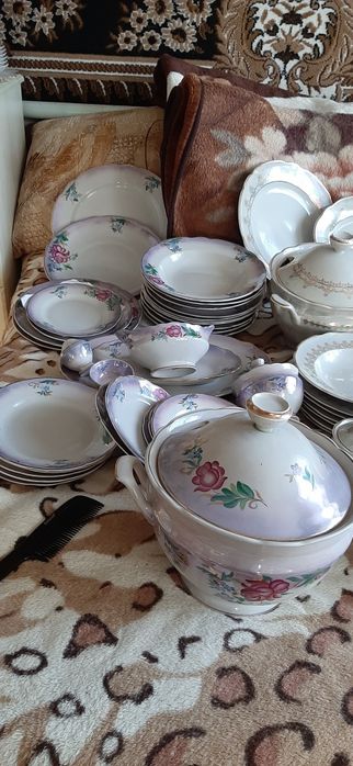 Сервизы- столовые,чайные," Мадонна"