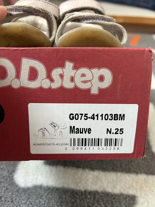 Босоніжки шкіряні D.D.Step 25