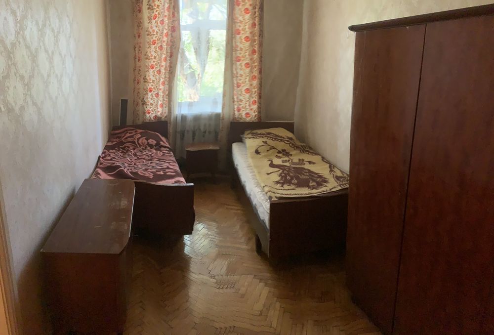 В продаже 2 комнаты + гараж. Ул. Фабричная.