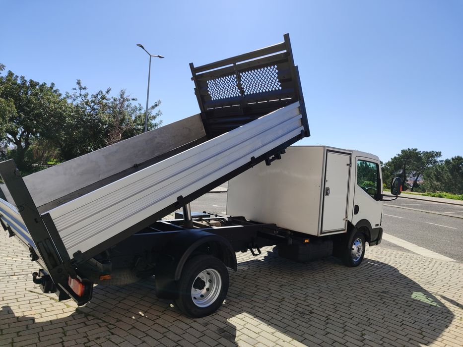 Nissan Cabstar NT400 Tribasculante