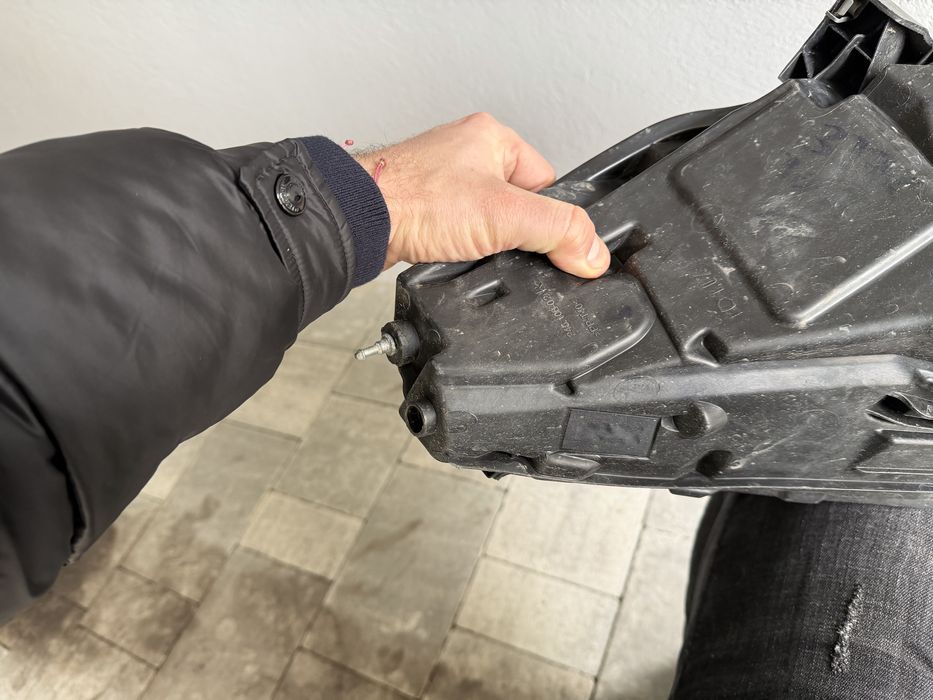 Фара Tesla model Y 2023