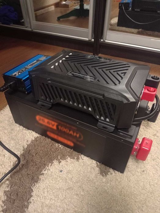 Зарядна станція, резервне 2,5 - 4кВт, ДБЖ LiFePO4 інвертор