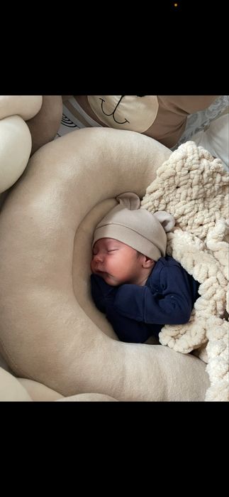 Продам кокон з крилами. Колір беж.