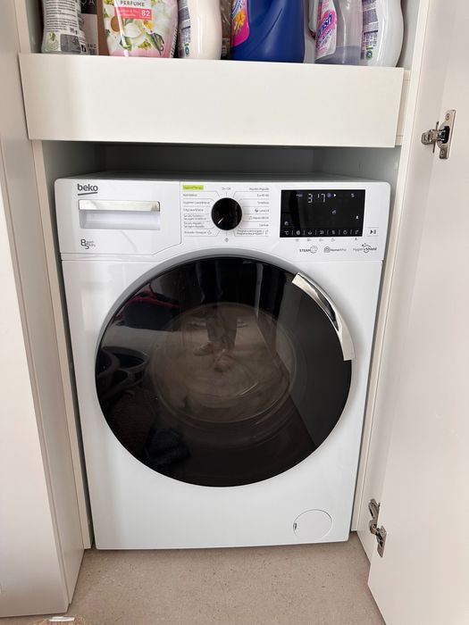 Máquina de lavar e secar roupa