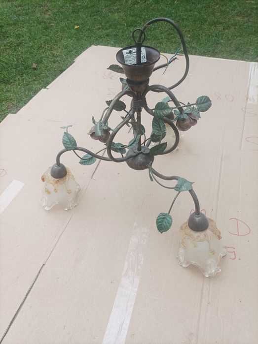 Żyrandol lampa wisząca sufitowa.