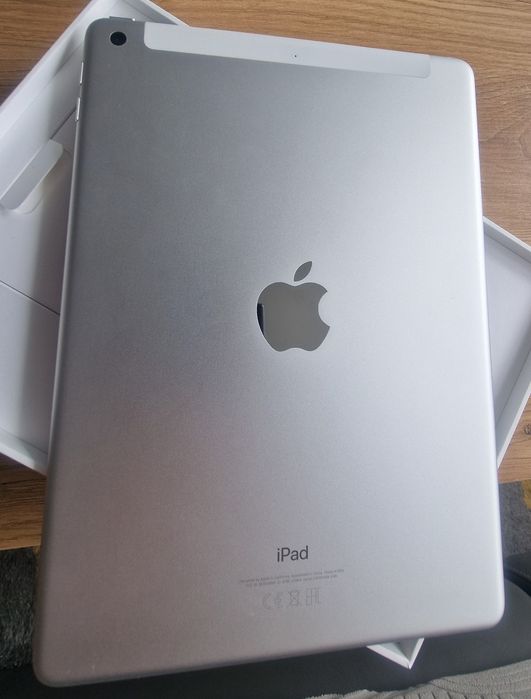 iPad 6th gen Silver 32GB wifi cellular