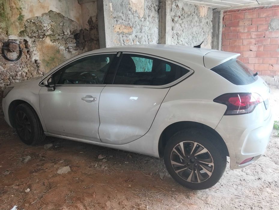 Citroën DS4 1.6 HDi (Dezembro 2014) – PARA PEÇAS