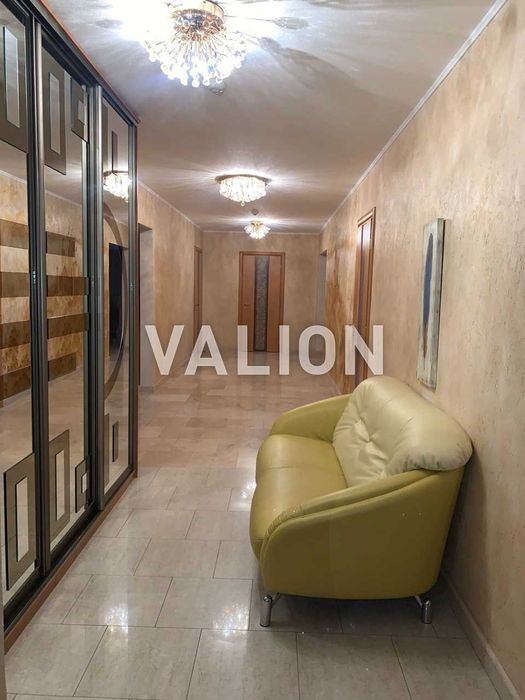 Продаж 5к.кв. Микільсько-Слобідська 4д  метро Лівобережна