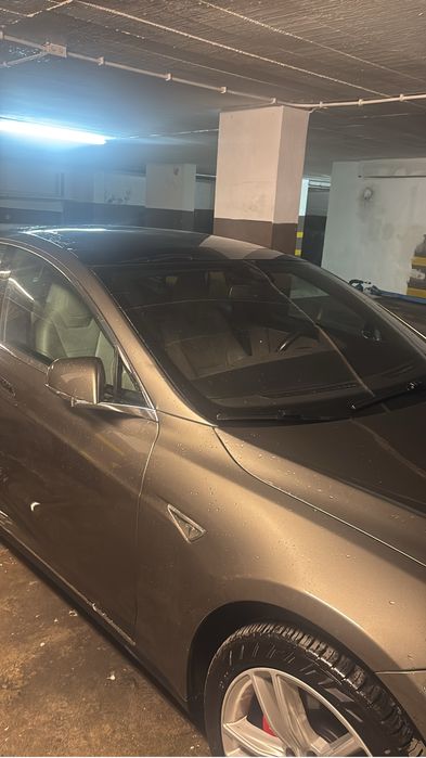 Tesla model s P90D 830 cavalos