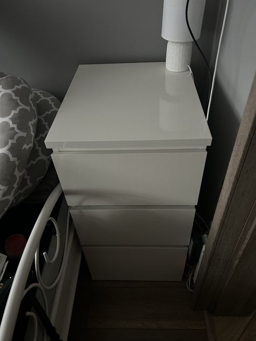 Sprzedam komodę białą na połysk