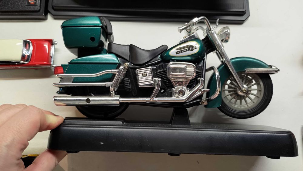 Редкие машинки dinky toys hot wheels 1:18 2001 Muscle Machines Chevy