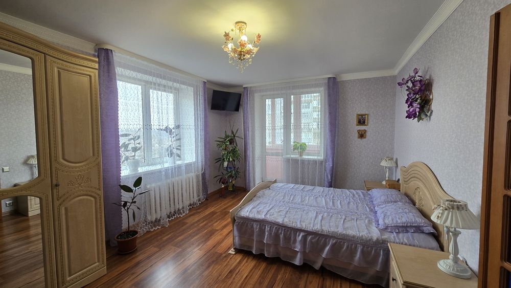 Продаж 3 кімнатна квартира  з ремонтом,  Центральний район, сертифікат