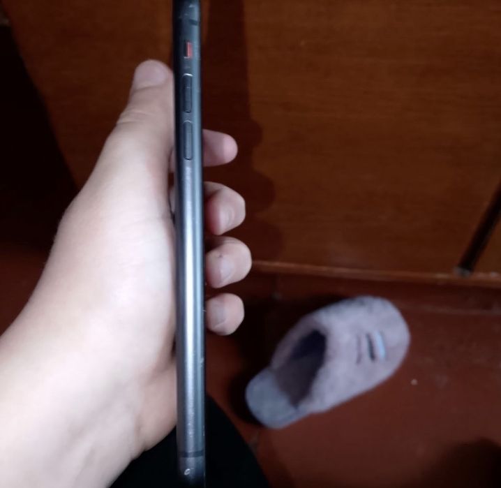 Продам Iphone 11 64 gb 77 акб