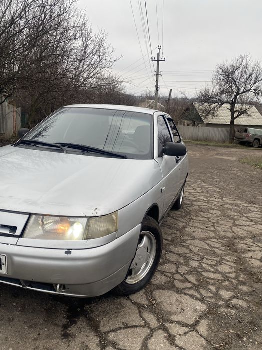 Продам 2110 в хорошэм сотояние на полном ходу 8 клап инжэктор