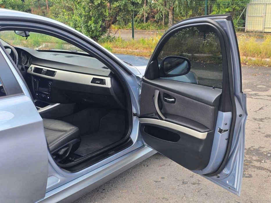 Продам BMW 3 Series 2011. Можна в розстрочку, під викуп.