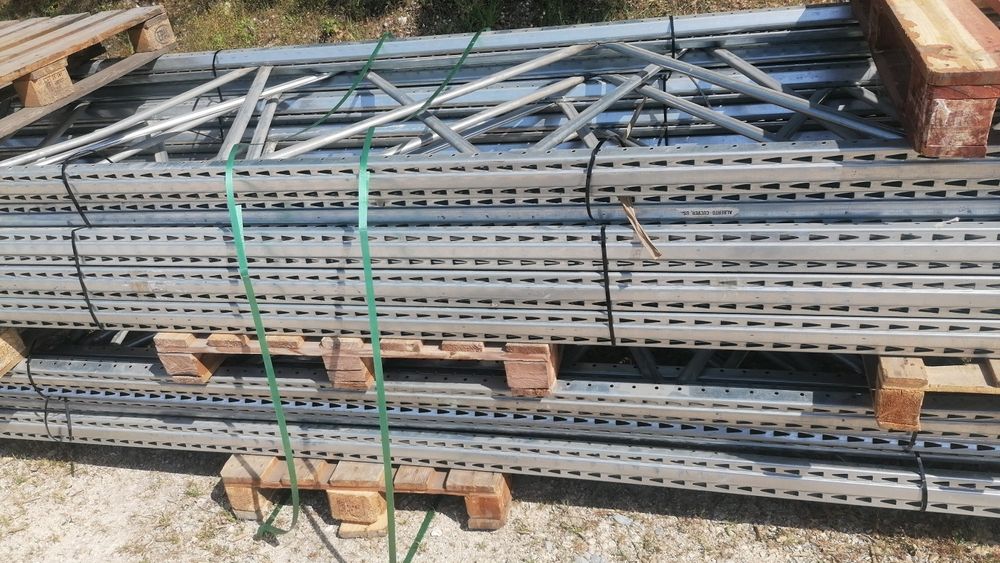 Racks, parteleiras industriais, estantes de armazém
