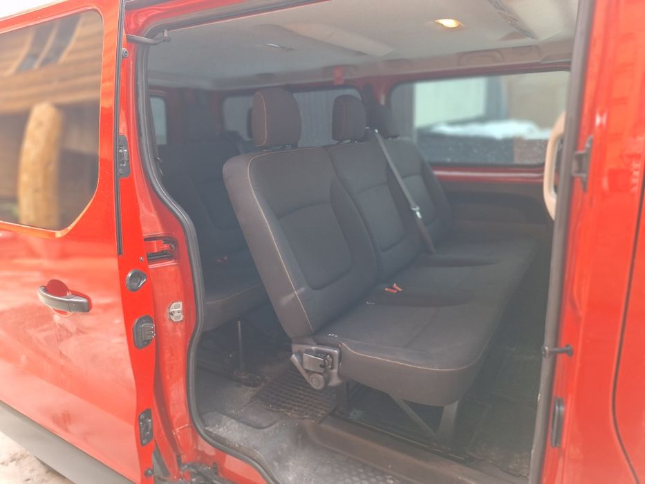 Wynajem busa 9- osobowego, krótkoterminowo lub z kierowcą