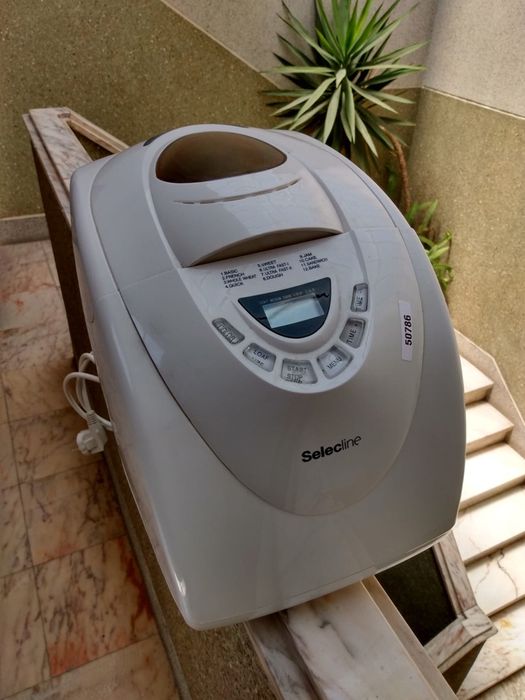 Máquina de fazer pão para peças.