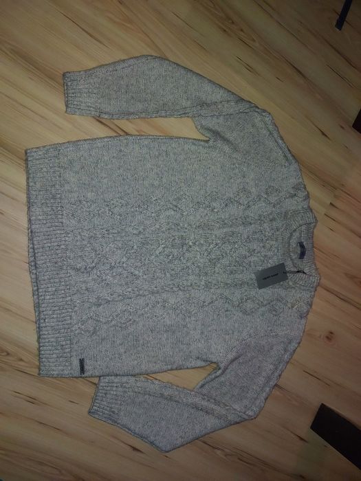 Nowy, ciepły swetr marki Pierre Cardin