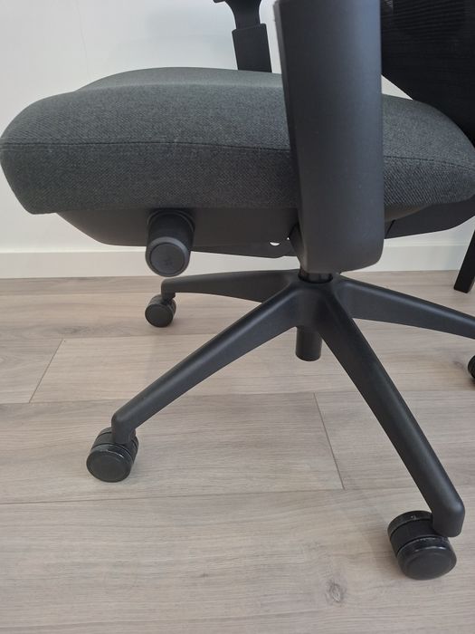 Cadeira ergonomica está como nova