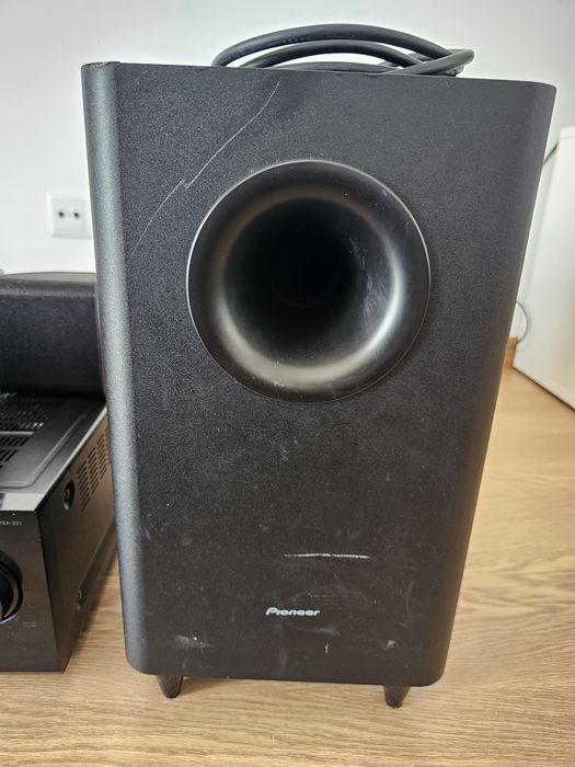 Conjunto de 5 colunas + subwoofer da Pioneer