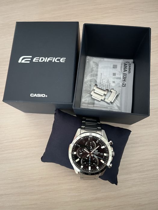 Оригінальний механічний годинник Casio Edifice з чорним циферблатом