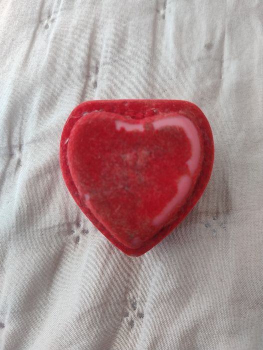 Złoty pierścionek zaręczynowy z diamentem