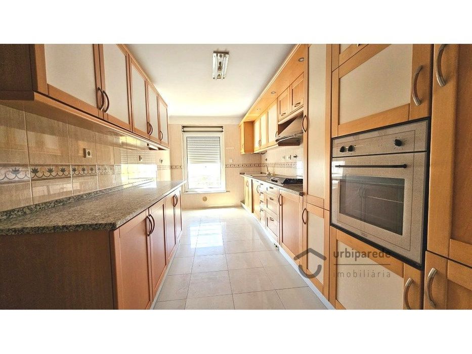 Apartamento T3 no Jardins da Parede.