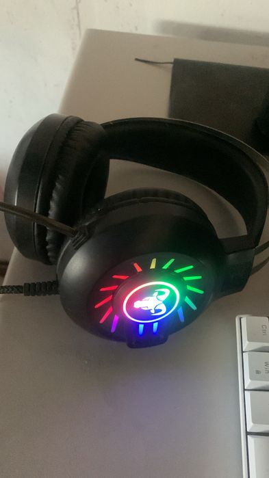 VENDO FONES GAMER LEDS