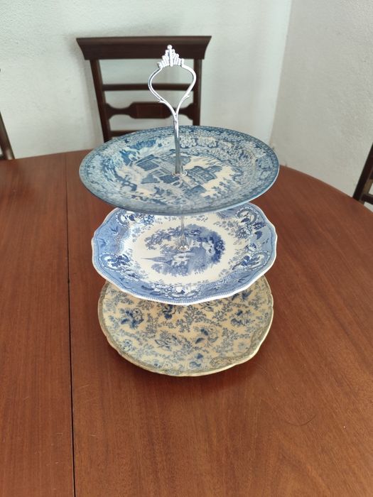 Blue and White Antique Porcelain Fruit Bowl / Cake Plate for Sale449690877790136321