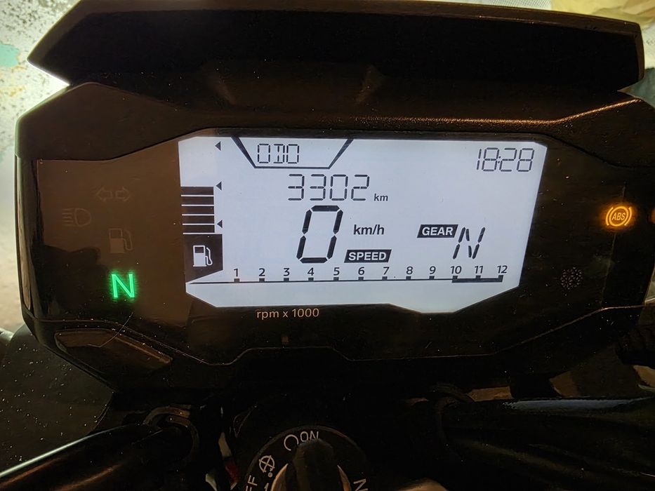 Vendo BMW G310R.
