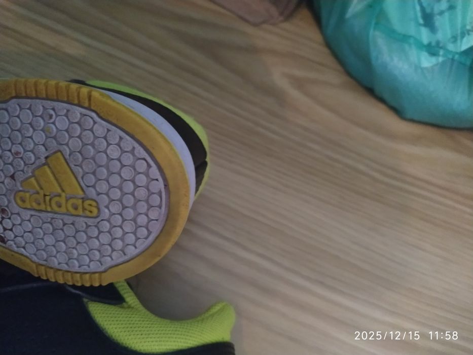 Sapatilhas/ténis Adidas para criança n. 27